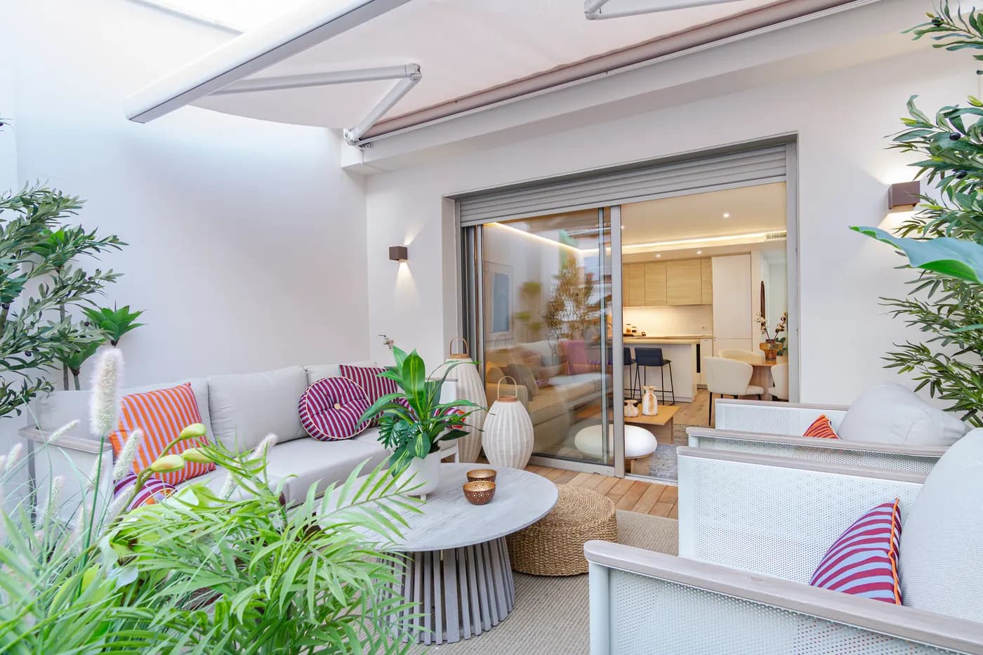 Terrace and interior threshold used for EKEI Construction business line.