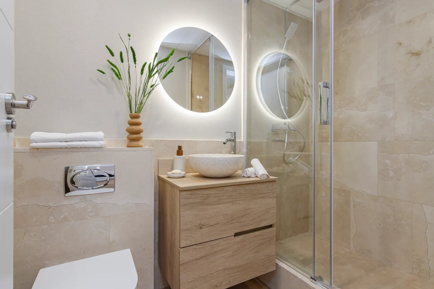 Bathroom finish detail from Munoz Torrero 4.