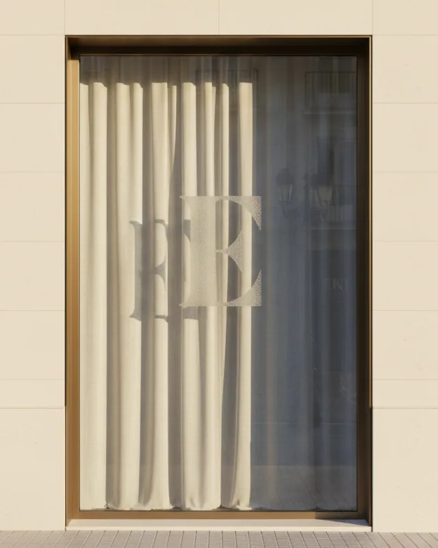 Vertical architectural reference composition used to represent disciplined investment judgment.